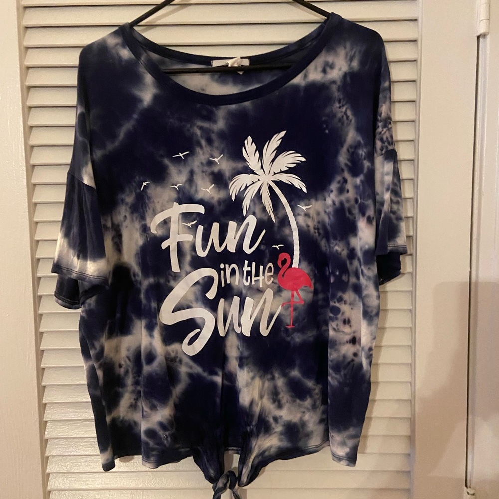 Acemi woman’s large shirt sleeve top